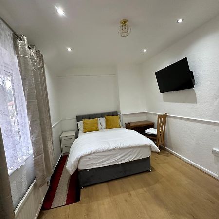 Keedonwood Road Bromley, Rooms With Free Wifi Экстерьер фото