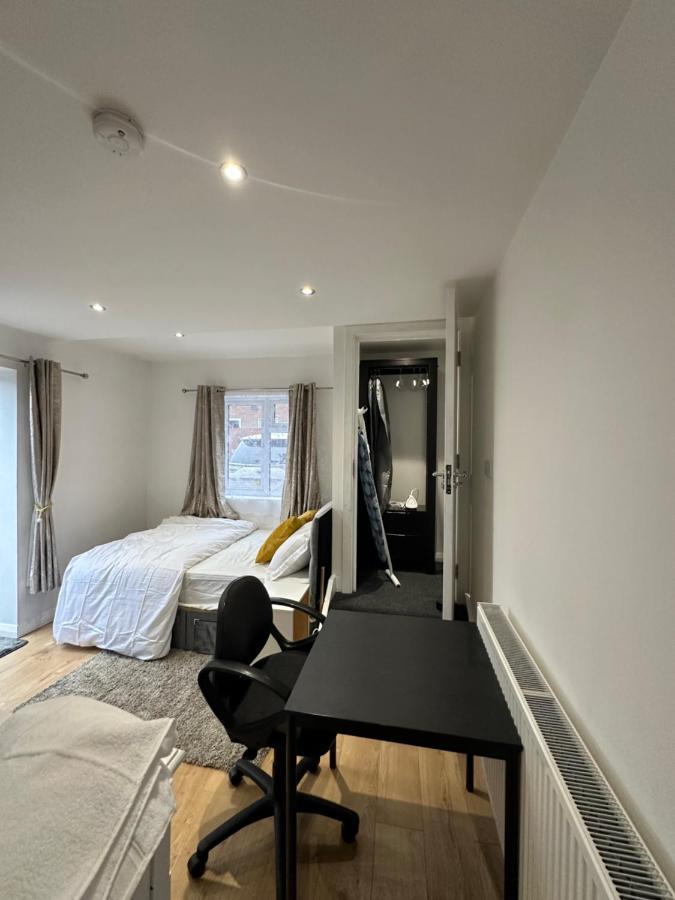 Keedonwood Road Bromley, Rooms With Free Wifi Экстерьер фото