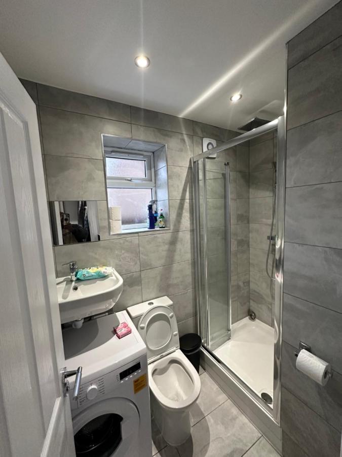 Keedonwood Road Bromley, Rooms With Free Wifi Экстерьер фото