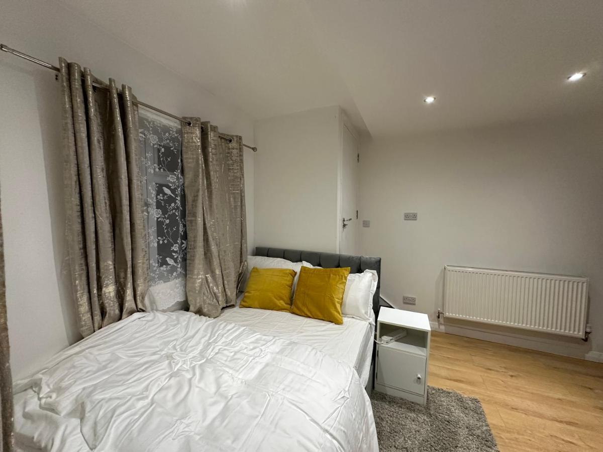 Keedonwood Road Bromley, Rooms With Free Wifi Экстерьер фото