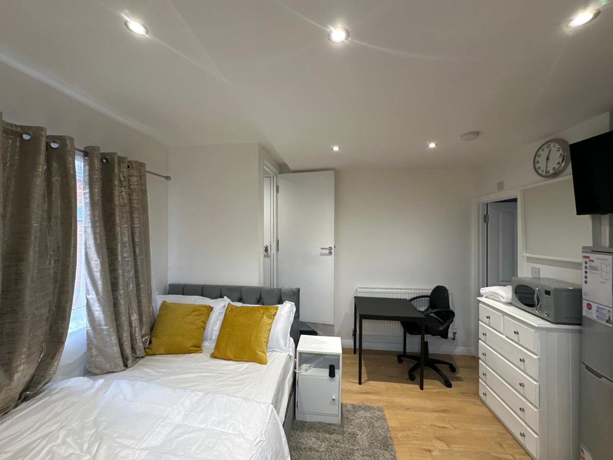 Keedonwood Road Bromley, Rooms With Free Wifi Экстерьер фото