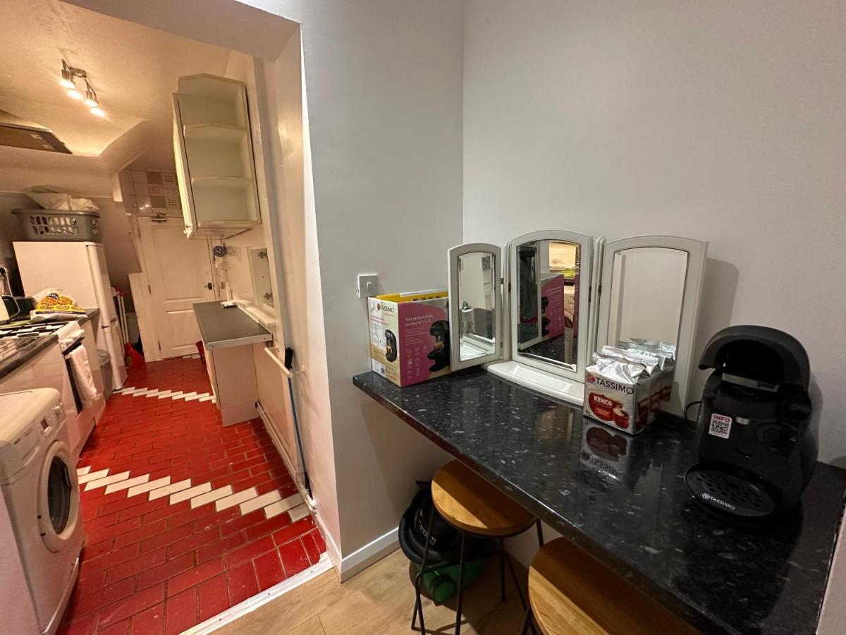 Keedonwood Road Bromley, Rooms With Free Wifi Экстерьер фото
