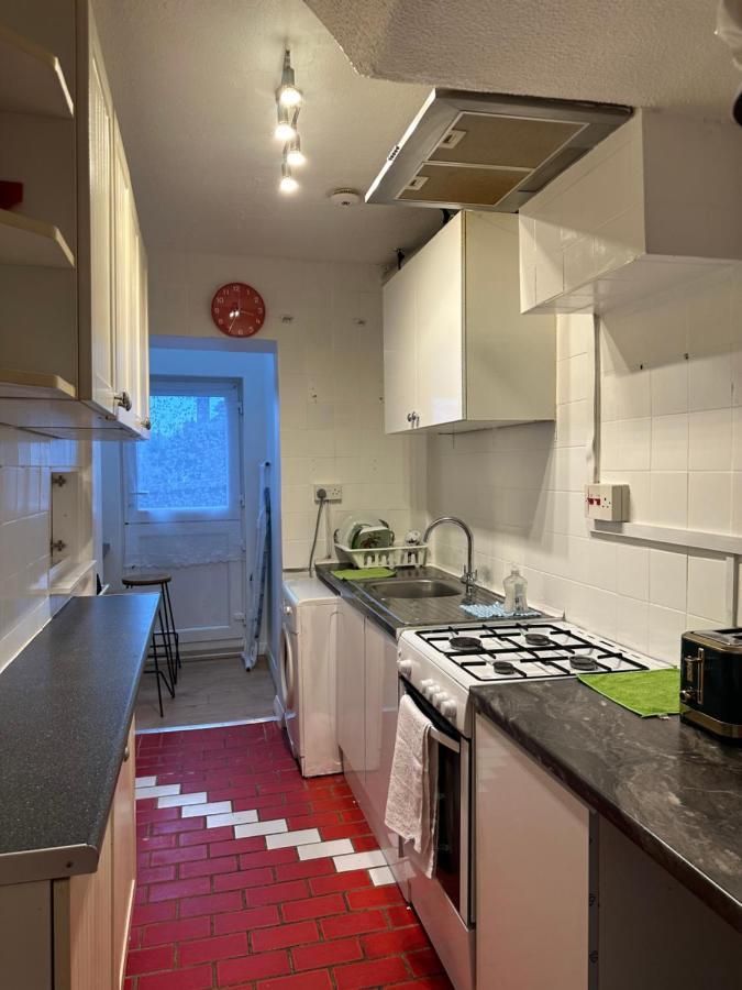 Keedonwood Road Bromley, Rooms With Free Wifi Экстерьер фото