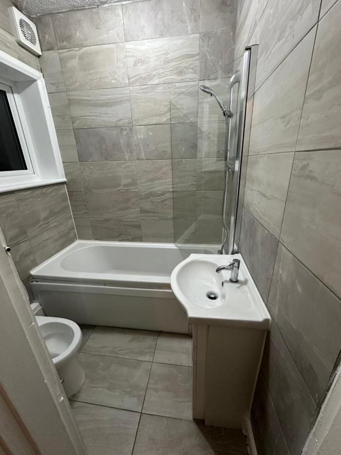 Keedonwood Road Bromley, Rooms With Free Wifi Экстерьер фото