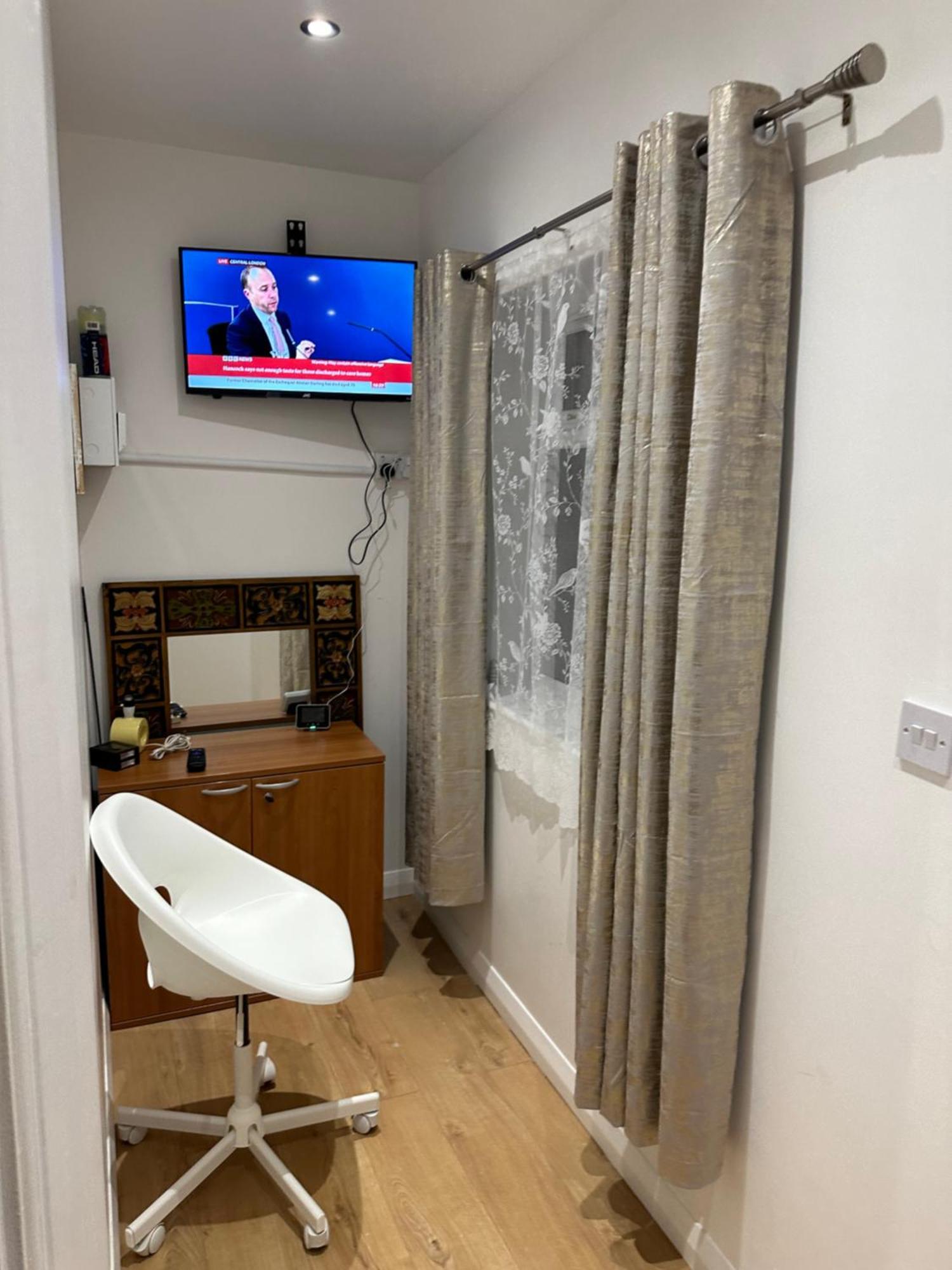 Keedonwood Road Bromley, Rooms With Free Wifi Экстерьер фото