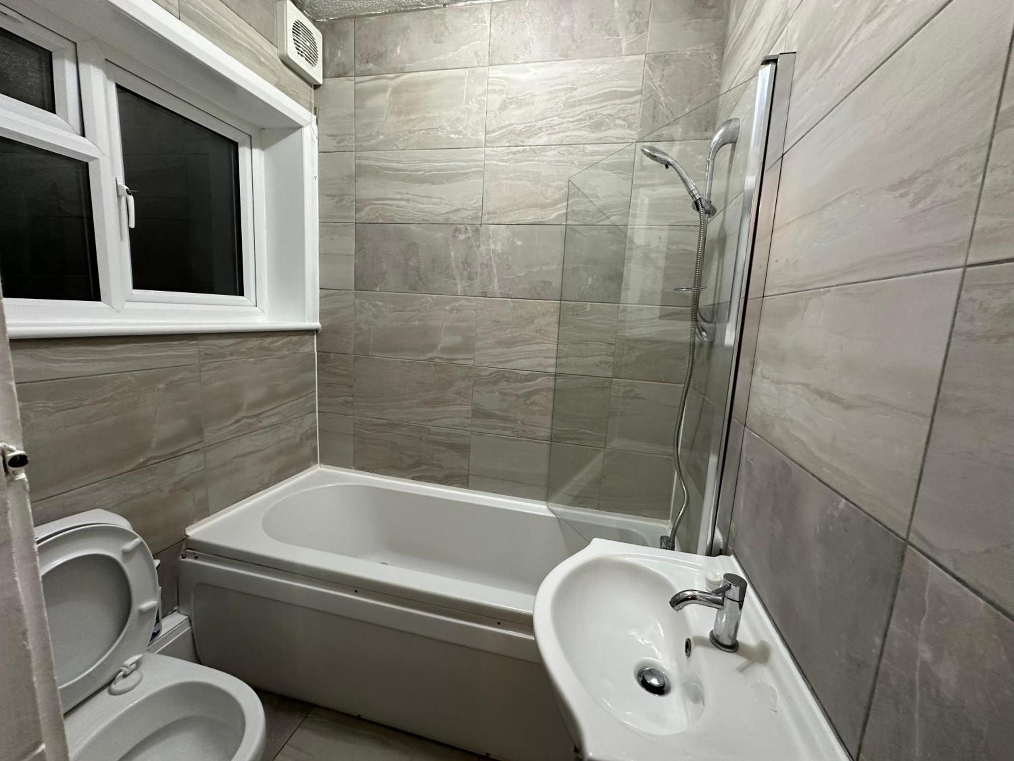 Keedonwood Road Bromley, Rooms With Free Wifi Экстерьер фото