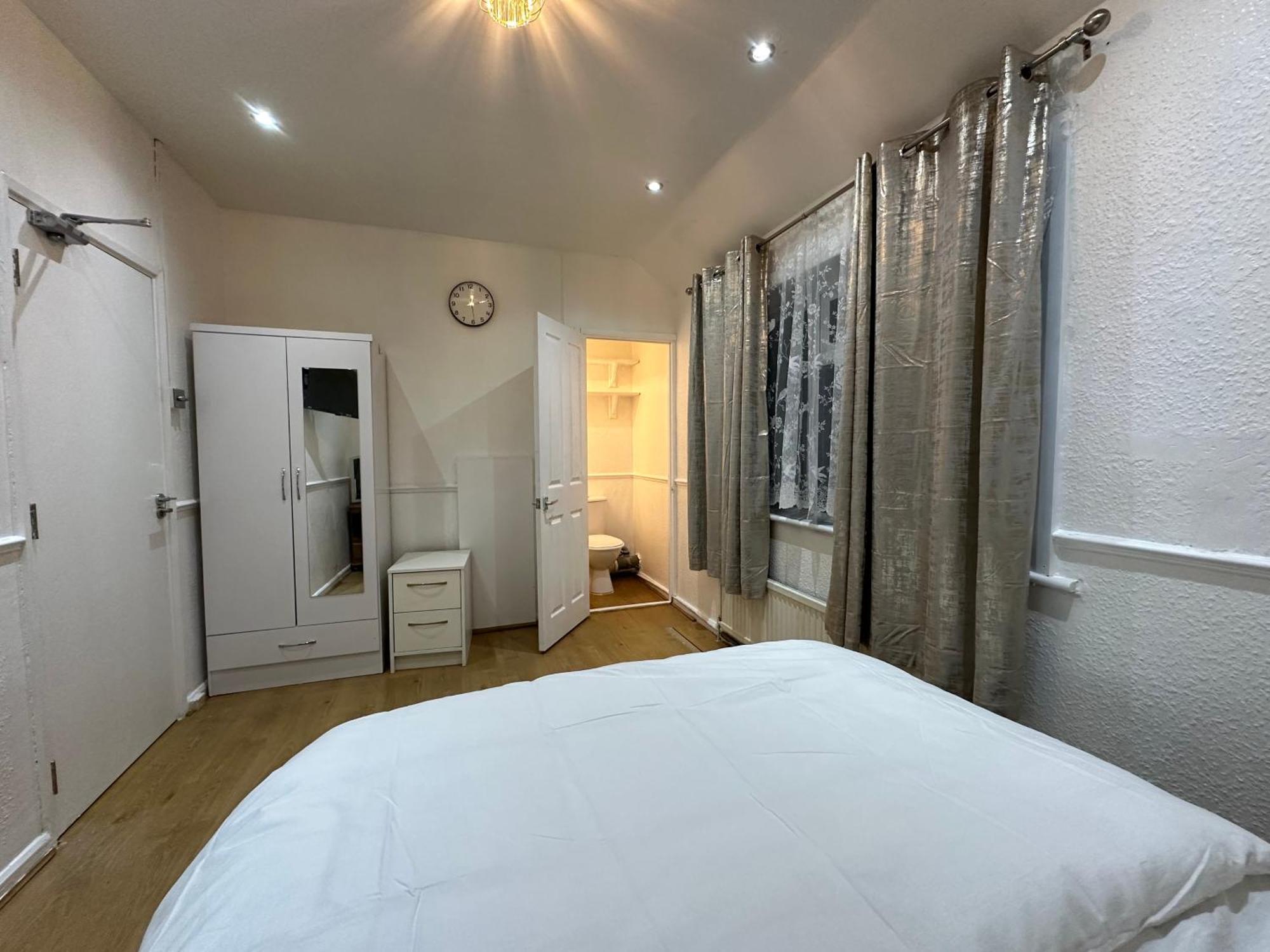 Keedonwood Road Bromley, Rooms With Free Wifi Экстерьер фото